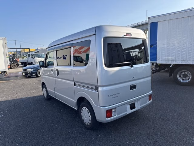 MITSUBISHI MINICAB