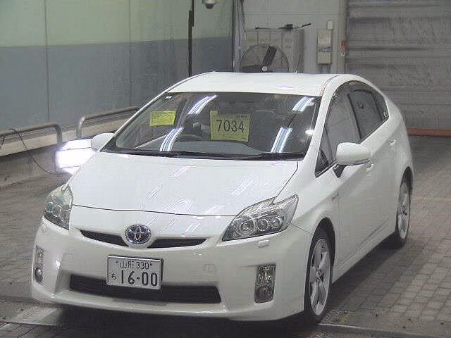 TOYOTA PRIUS