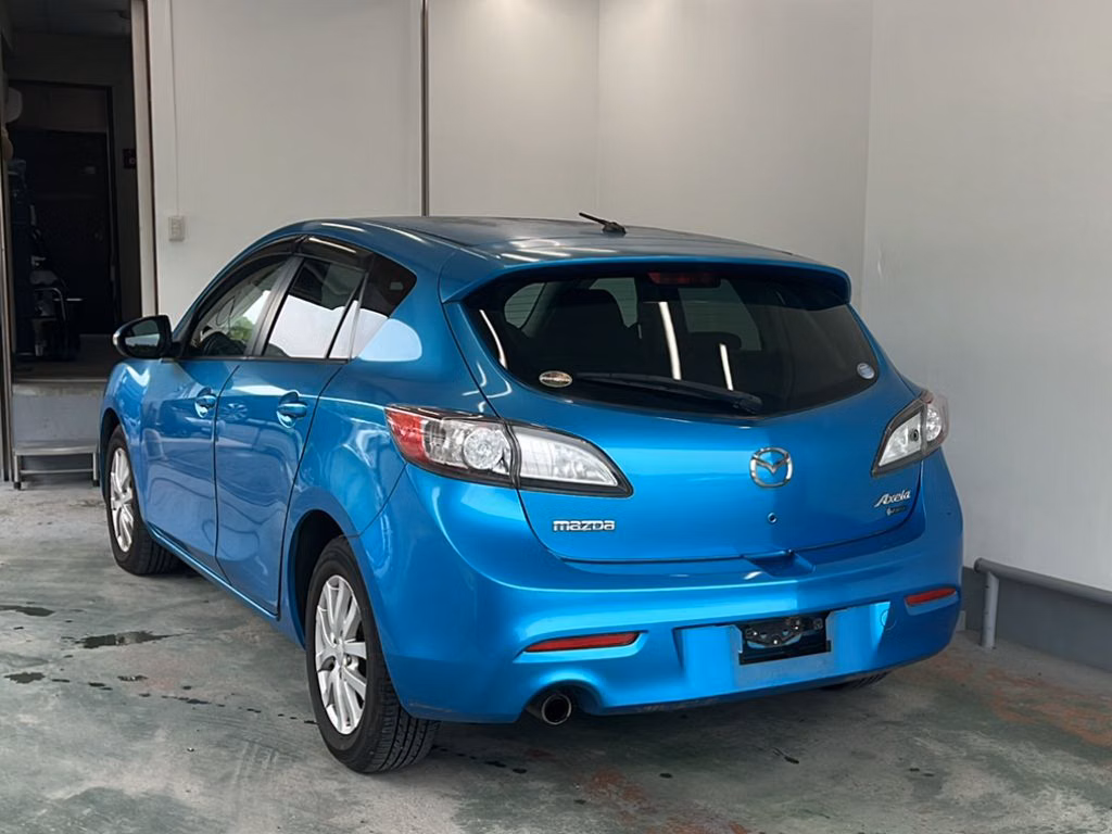 MAZDA AXELA