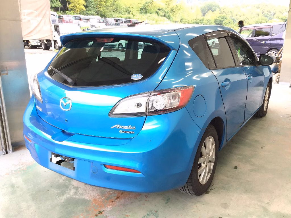 MAZDA AXELA