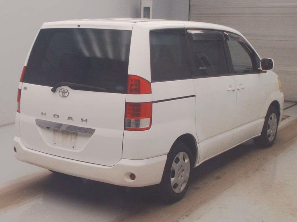 TOYOTA NOAH