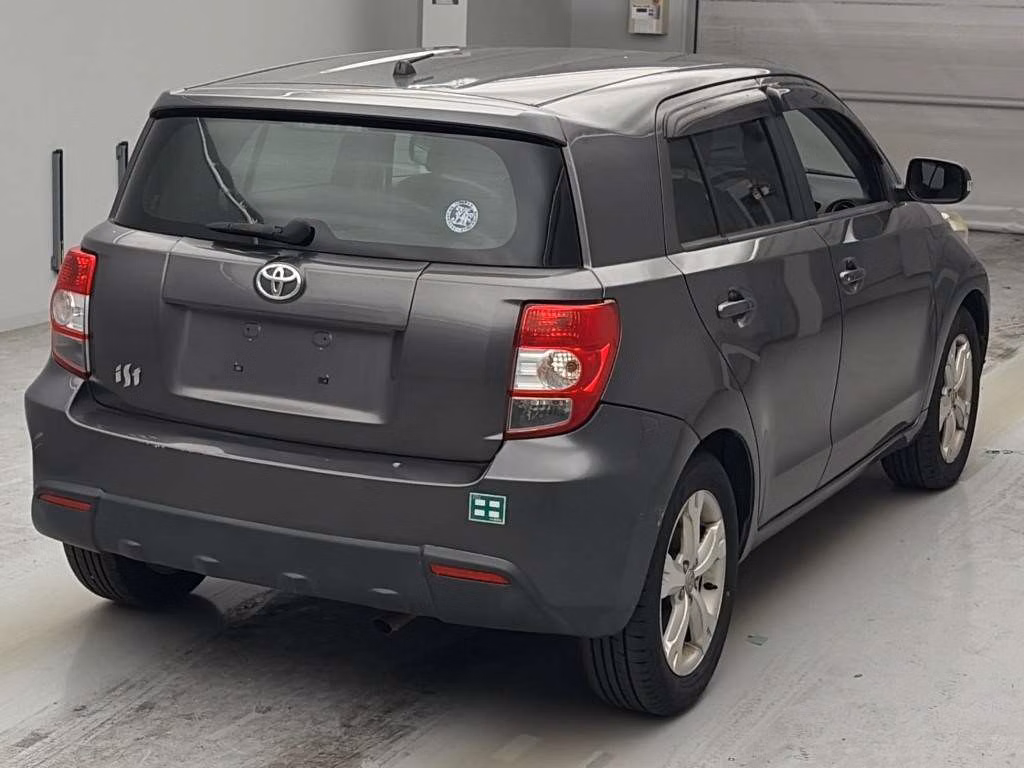 TOYOTA IST