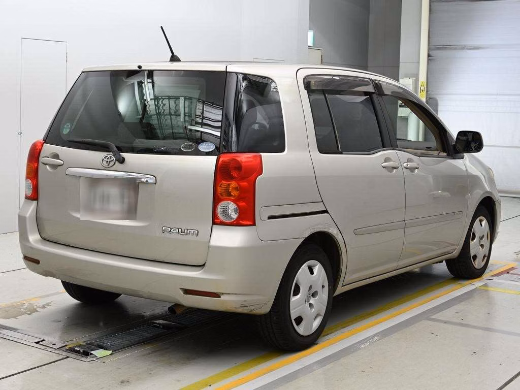 TOYOTA RAUM