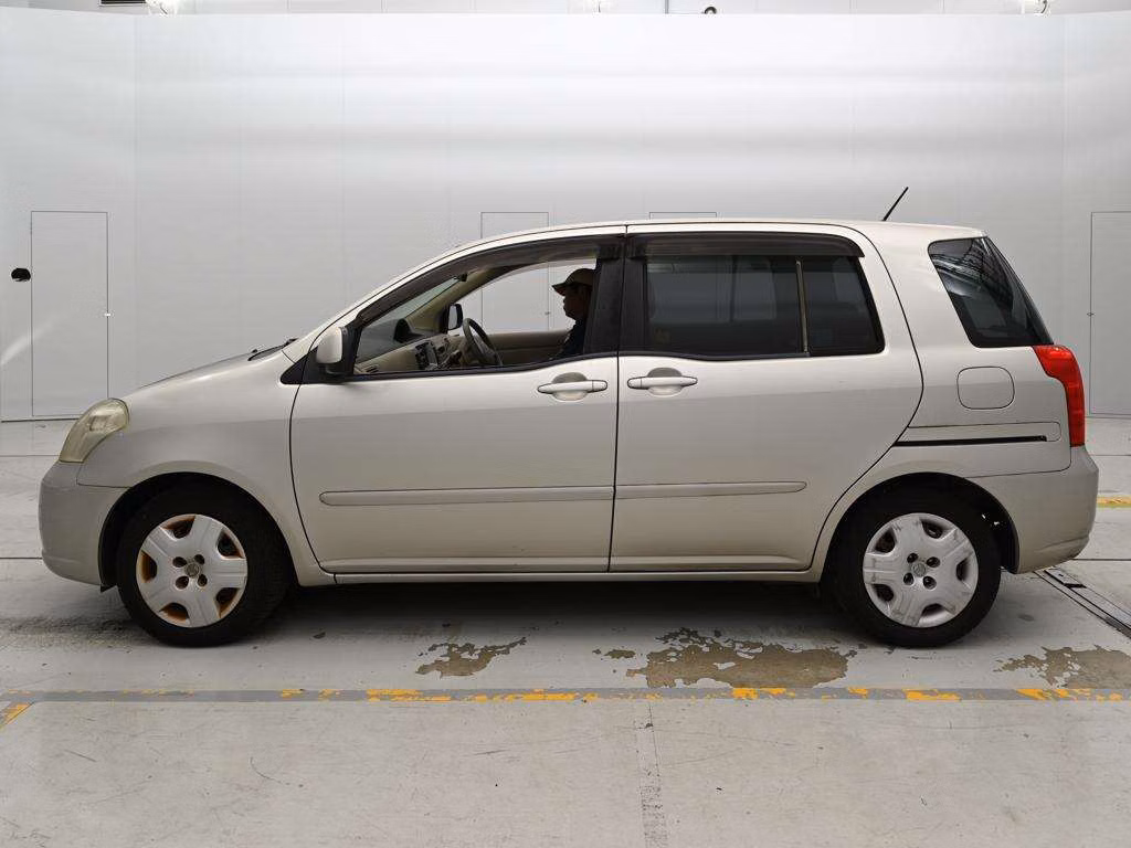TOYOTA RAUM
