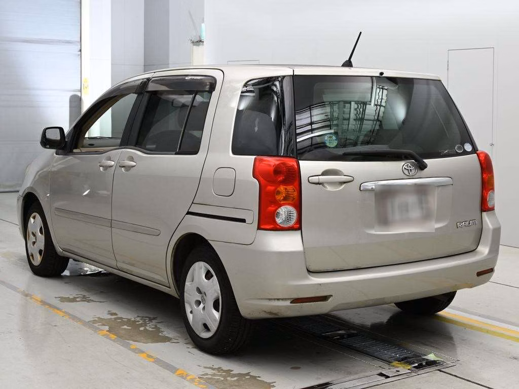 TOYOTA RAUM
