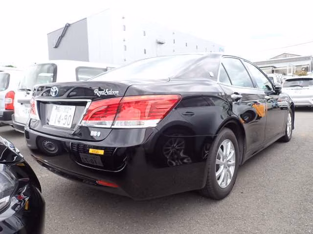 TOYOTA CROWN