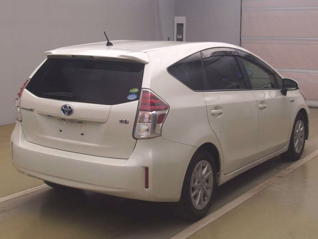 TOYOTA PRIUS ALPHA
