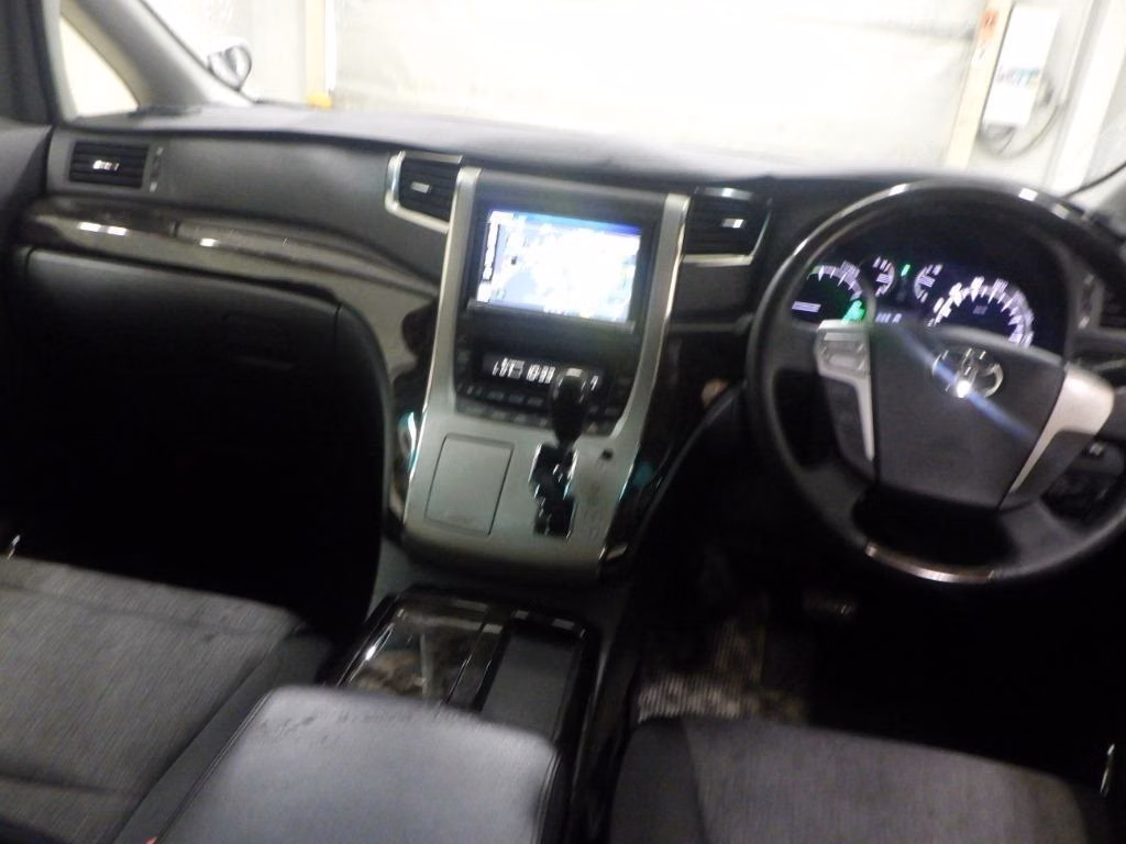 TOYOTA ALPHARD
