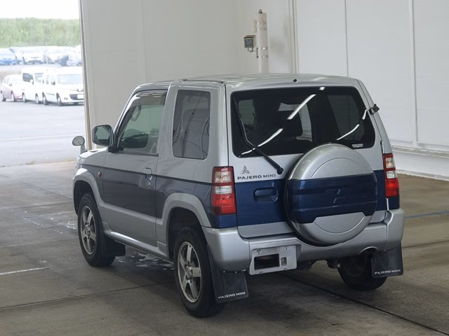 MITSUBISHI PAJERO MINI