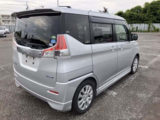 MITSUBISHI DELICA D:2
