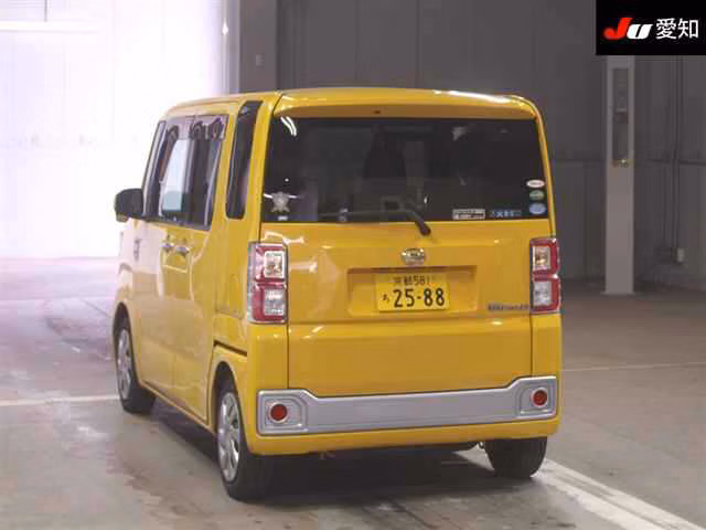DAIHATSU WAKE
