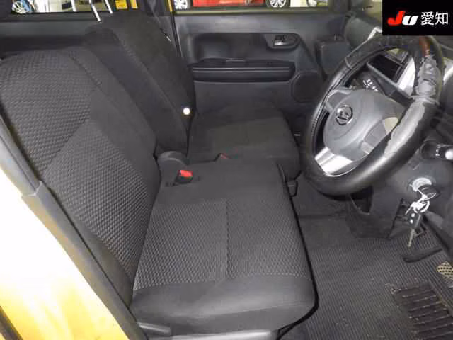 DAIHATSU WAKE