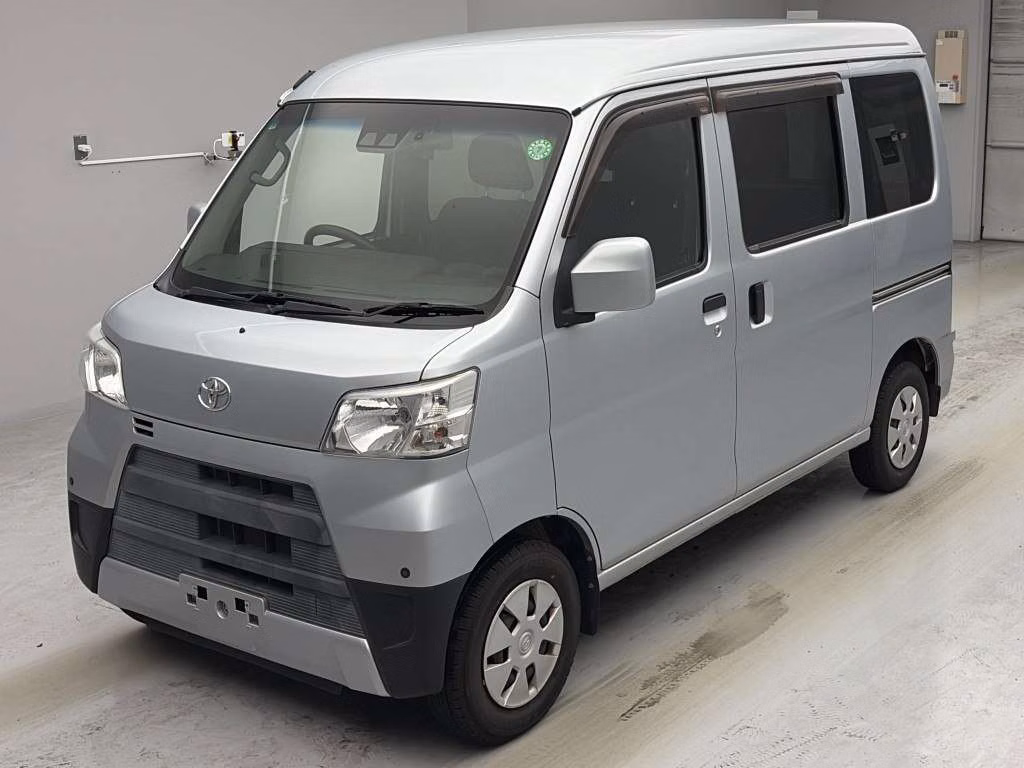 TOYOTA PIXIS VAN