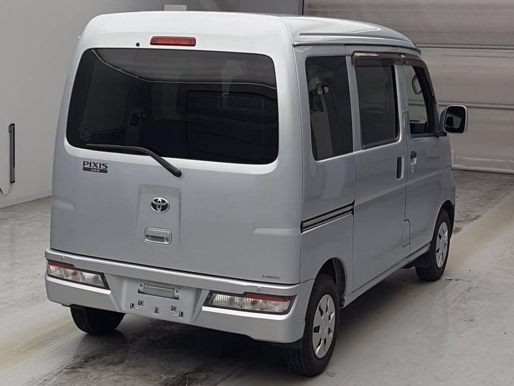 TOYOTA PIXIS VAN