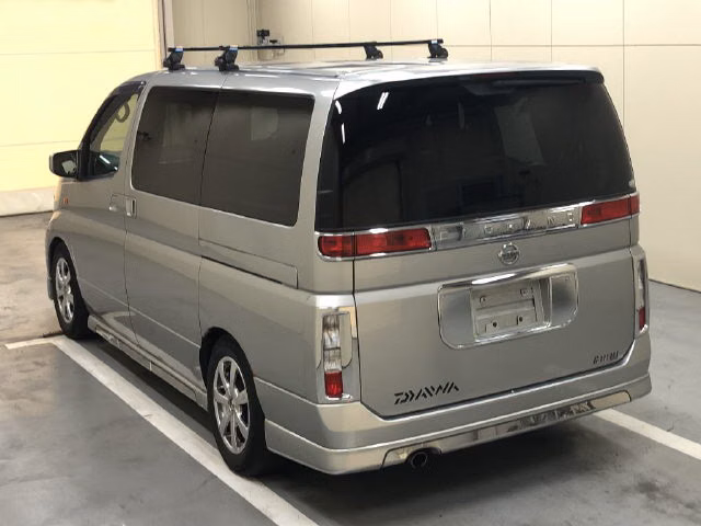 NISSAN ELGRAND