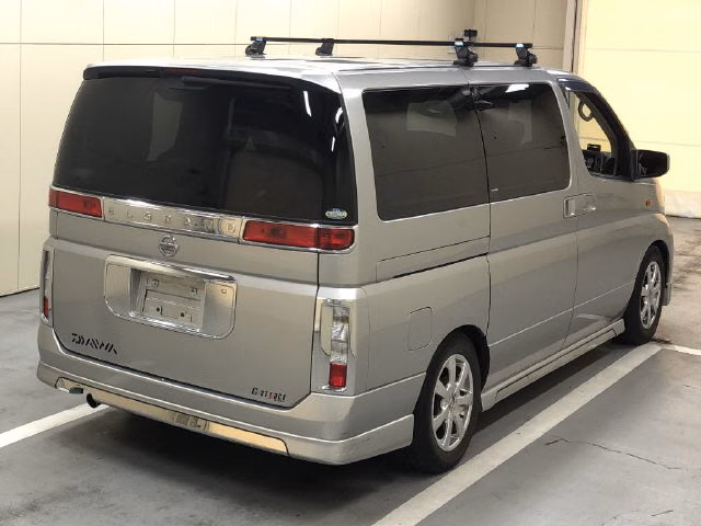 NISSAN ELGRAND