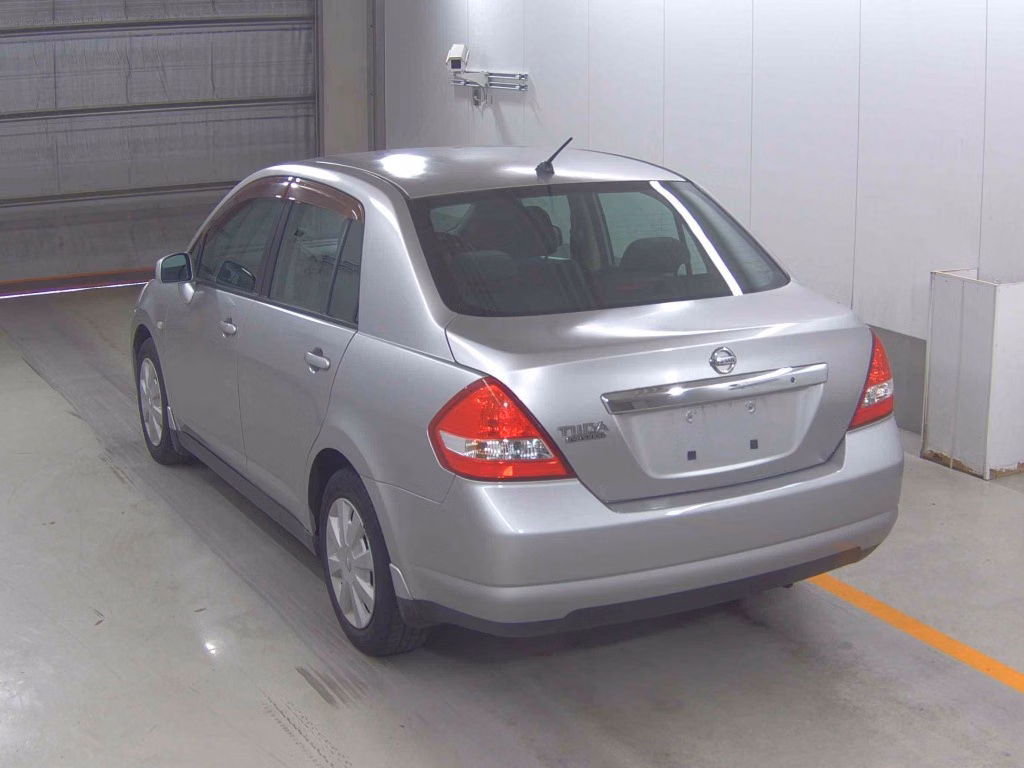 NISSAN TIIDA LATIO