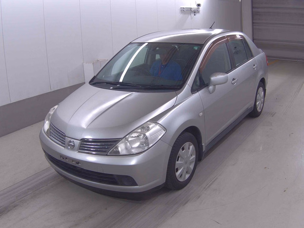 NISSAN TIIDA LATIO