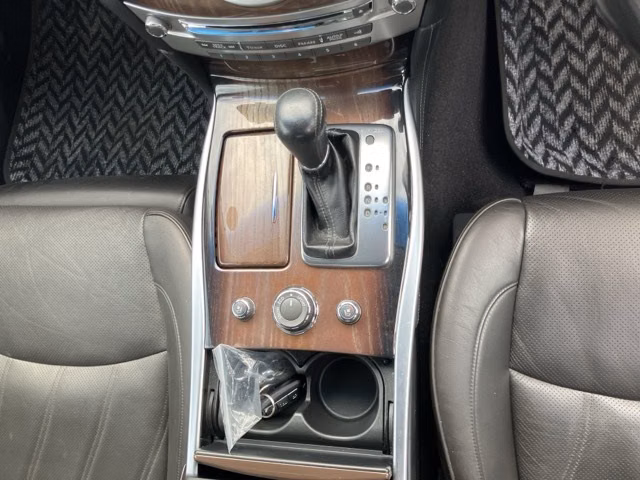 NISSAN FUGA