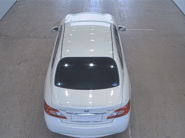 NISSAN FUGA