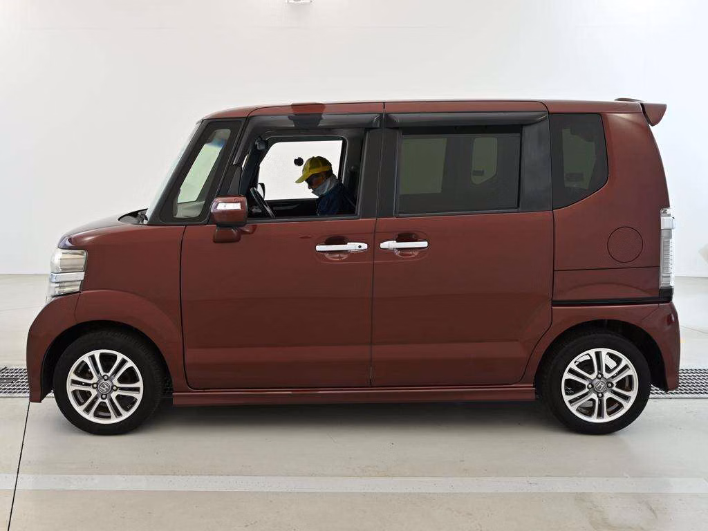 HONDA N-BOX