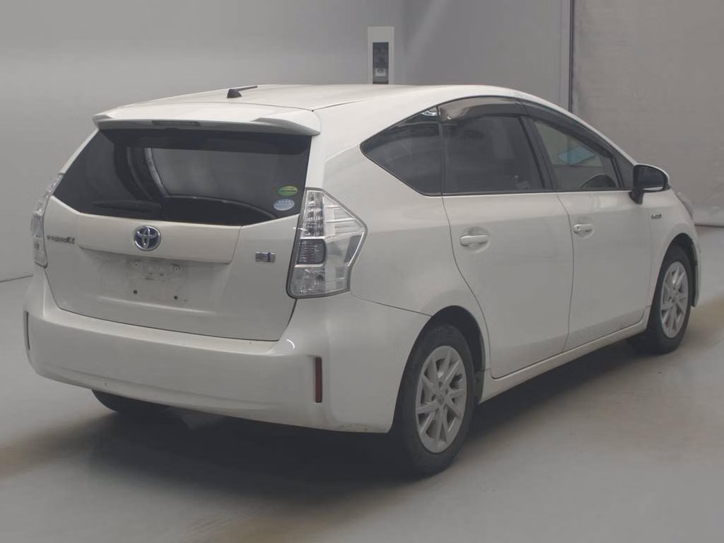 TOYOTA PRIUS ALPHA