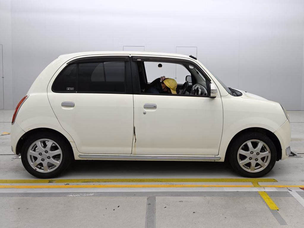 DAIHATSU MIRA GINO
