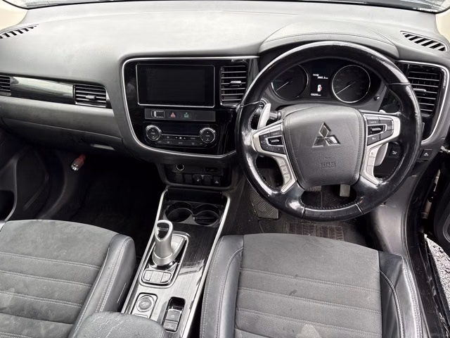 MITSUBISHI OUTLANDER