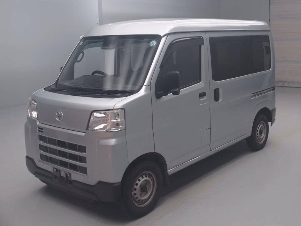 TOYOTA PIXIS VAN