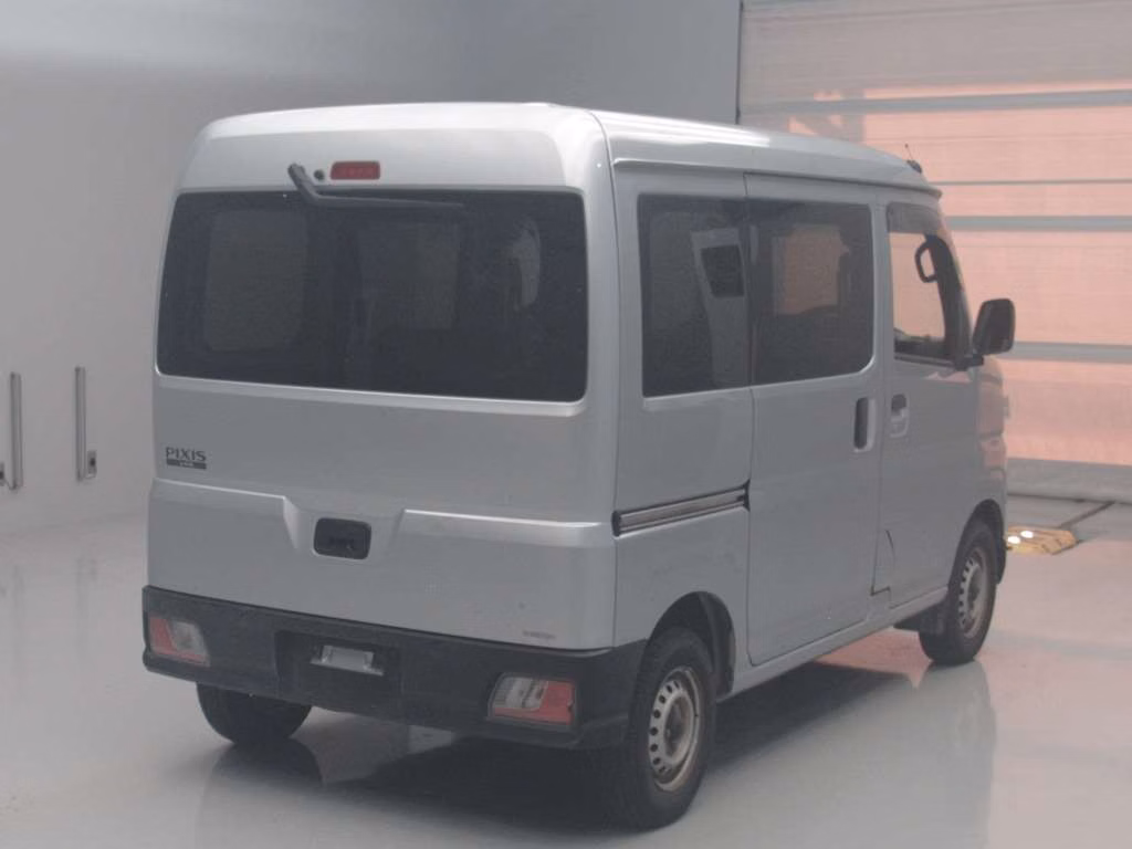 TOYOTA PIXIS VAN