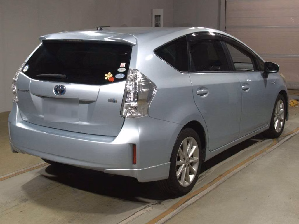 TOYOTA PRIUS ALPHA