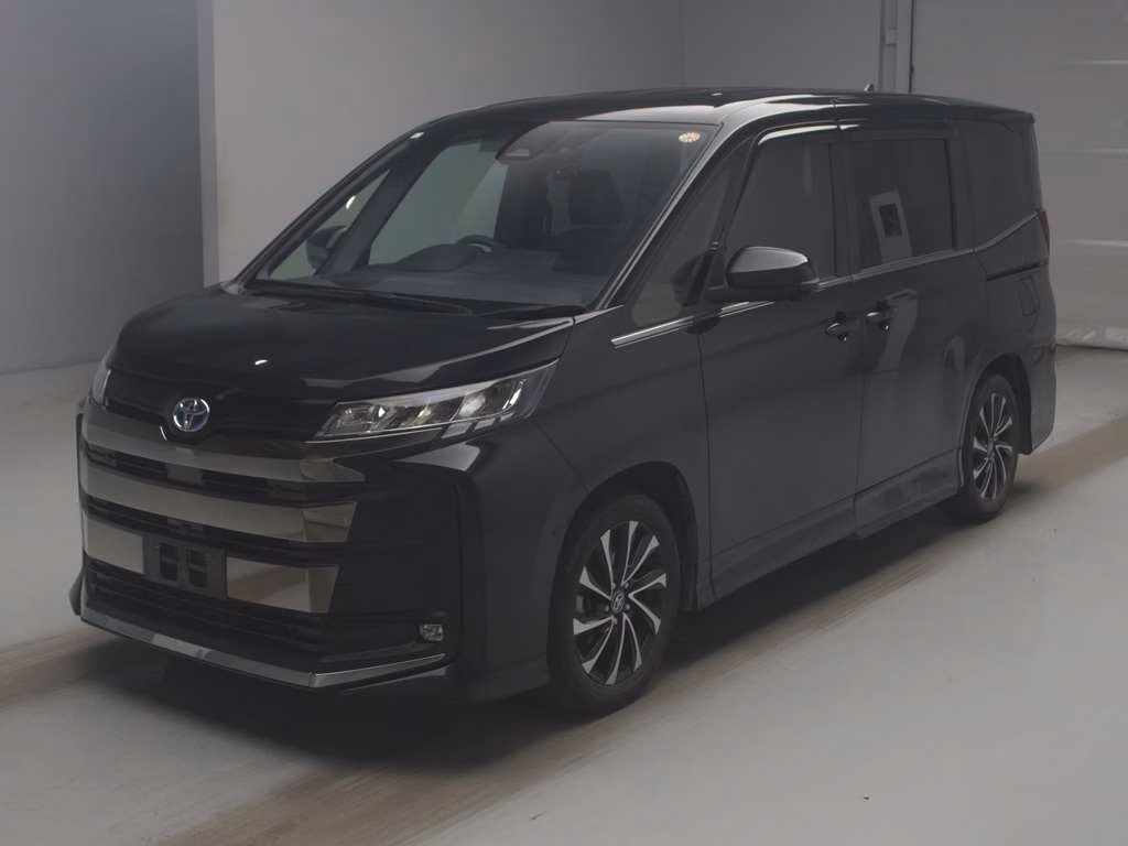 TOYOTA NOAH