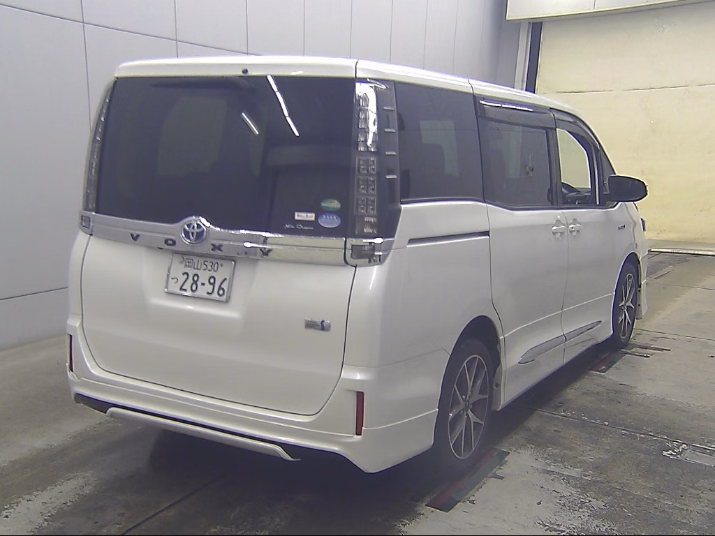TOYOTA VOXY