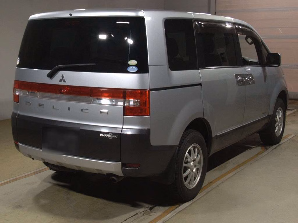 MITSUBISHI DELICA D:5