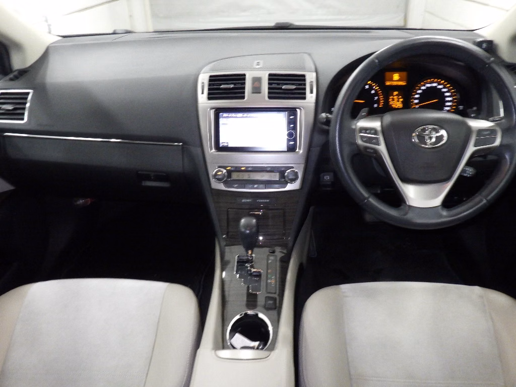 TOYOTA AVENSIS