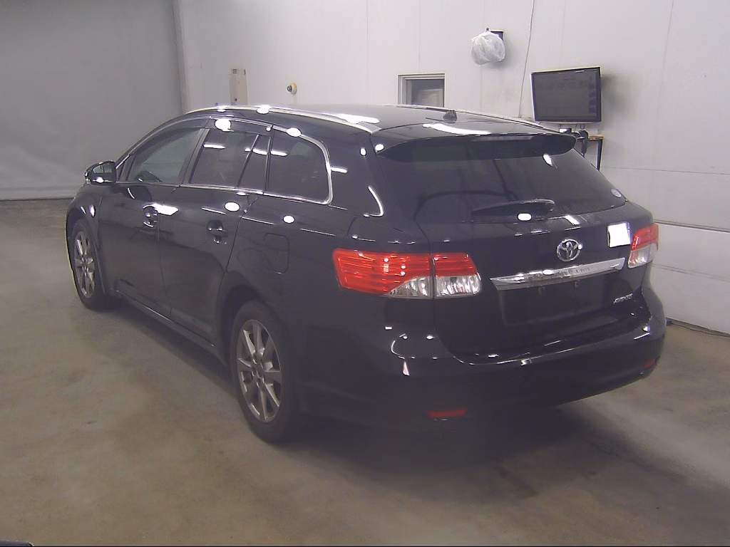 TOYOTA AVENSIS