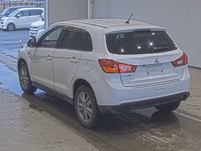 MITSUBISHI RVR