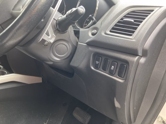 MITSUBISHI RVR