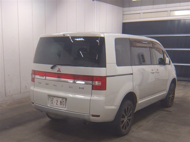 MITSUBISHI DELICA D:5