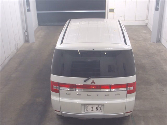 MITSUBISHI DELICA D:5