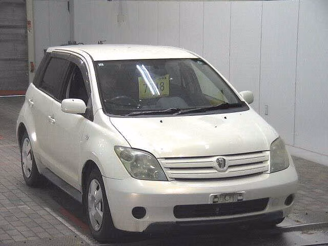 TOYOTA IST