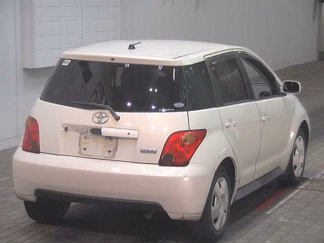 TOYOTA IST