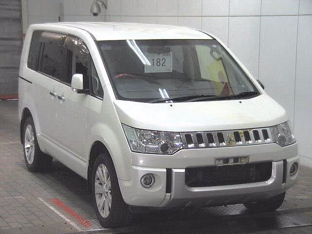 MITSUBISHI DELICA D:5