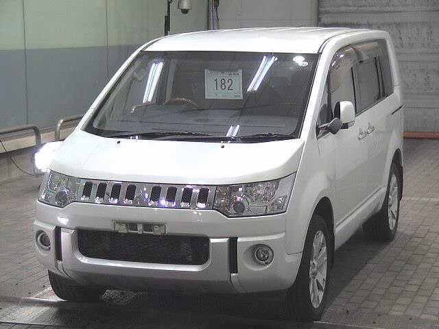 MITSUBISHI DELICA D:5