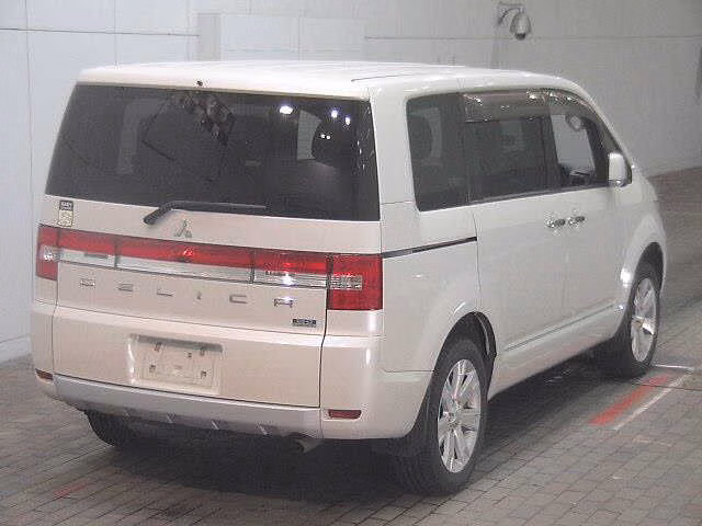 MITSUBISHI DELICA D:5
