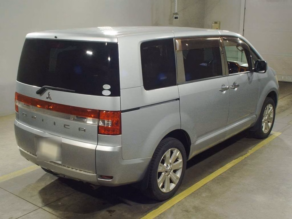 MITSUBISHI DELICA D:5