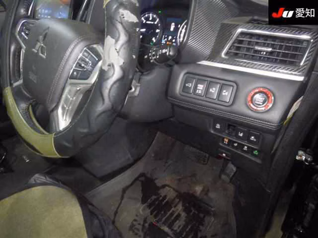 MITSUBISHI DELICA D:5