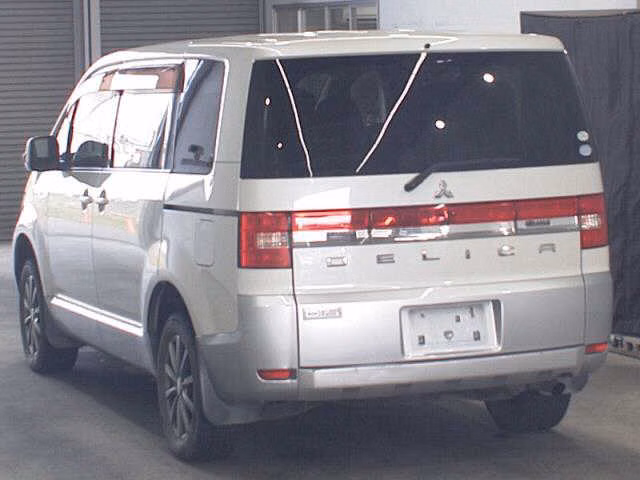 MITSUBISHI DELICA D:5