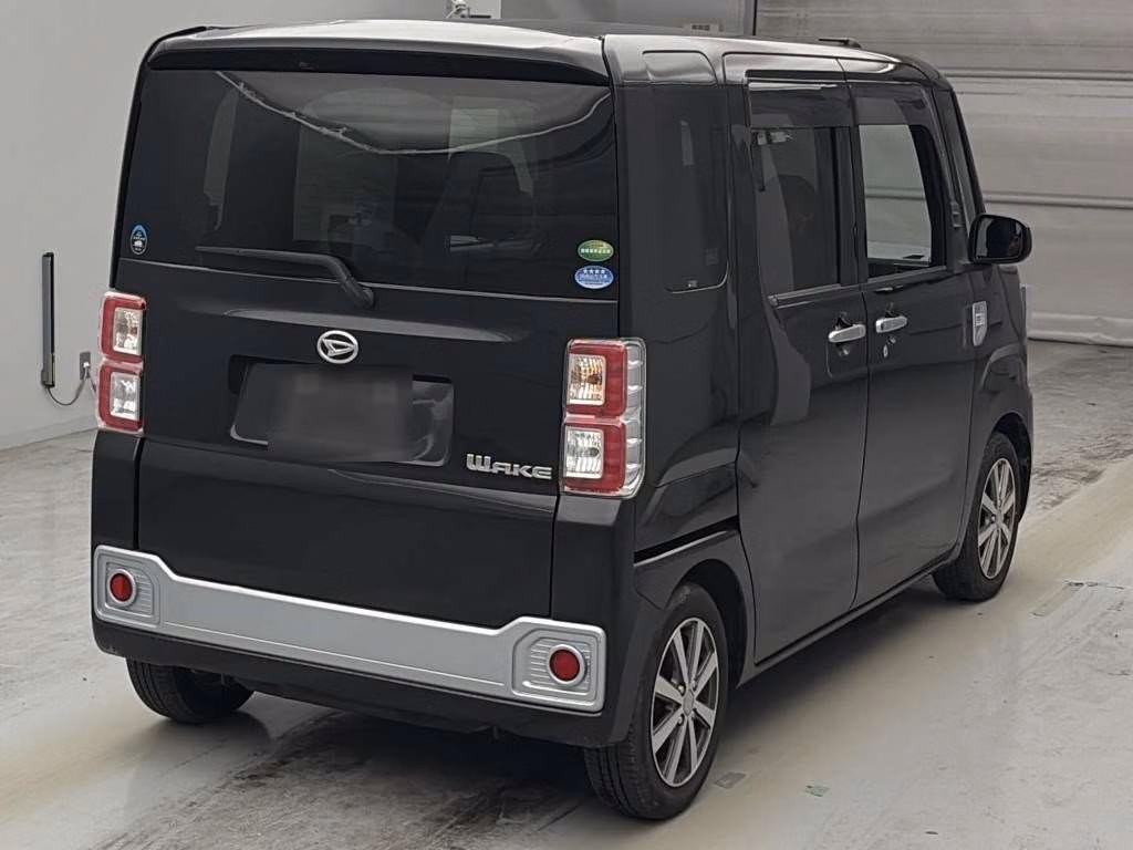 DAIHATSU WAKE