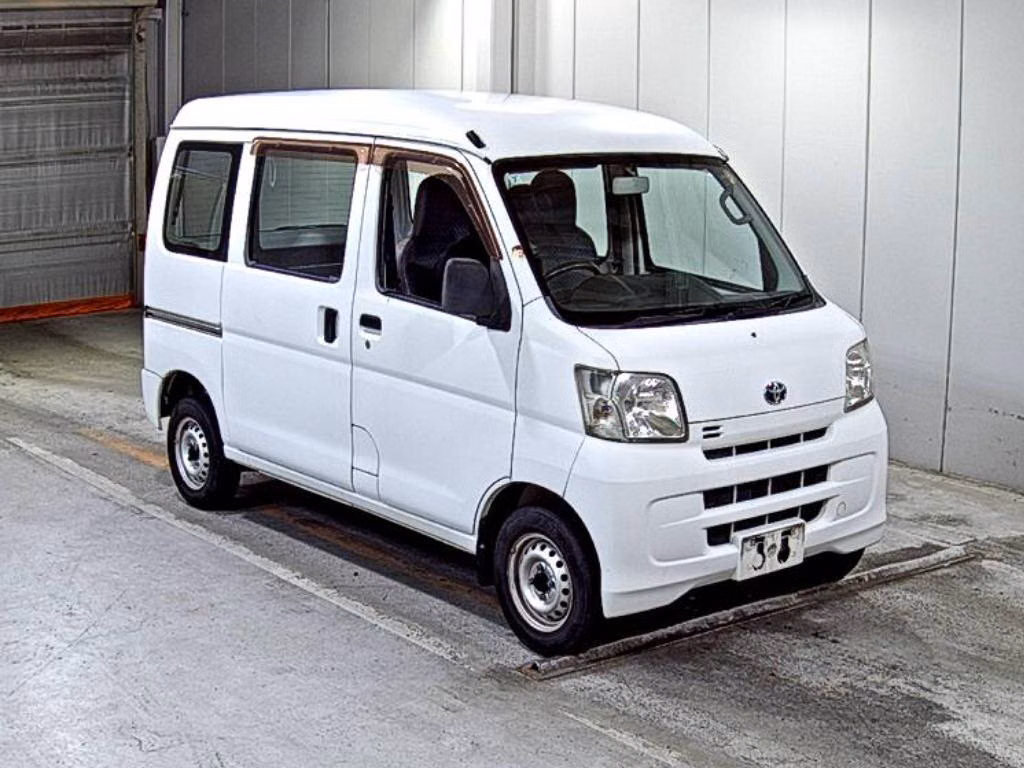 TOYOTA PIXIS VAN